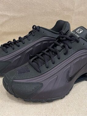 Size 11 - Nike Shox R4 Black Cave Purple Off Noir Black HQ1988-500 Men's NEW